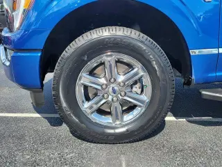 Ford F-150 2023 4x4 XLT 4 puertas SuperCrew 5.5 pies. SB