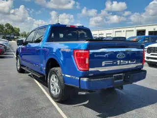 Ford F-150 2023 4x4 XLT 4 puertas SuperCrew 5.5 pies. SB