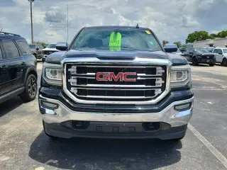 GMC Sierra 1500 2017 4x4 SLT Cabina Doble 4 puertas 5.8 pies. Caja corta