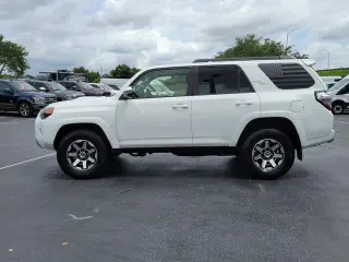 Toyota 4Runner 2023 4x4 TRD Off-Road Premium 4 puertas SUV