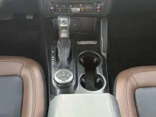 Ford Bronco 2024 4x4 Outer Banks 4 puertas SUV