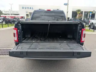 Ford F-150 2022 4x4 King Ranch 4 puertas SuperCrew 5.5 pies. SB