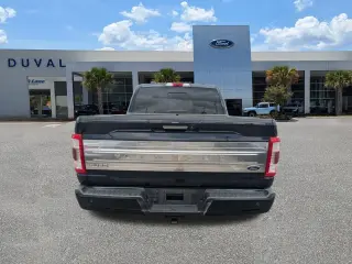 Ford F-150 2022 4x4 King Ranch 4 puertas SuperCrew 5.5 pies. SB