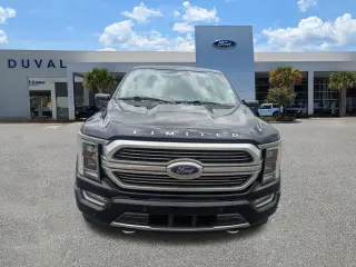Ford F-150 2022 4x4 King Ranch 4 puertas SuperCrew 5.5 pies. SB