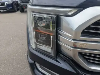 Ford F-150 2022 4x4 King Ranch 4 puertas SuperCrew 5.5 pies. SB