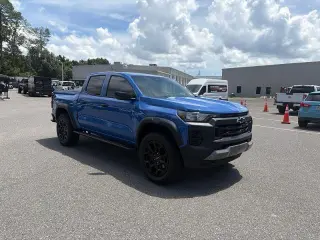 Chevrolet Colorado 2026 4x4 Trail Boss 4 puertas Crew Cab 5 pies. Caja corta