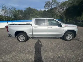 Chevrolet Silverado 1500 Limited 2022 4x4 LT 4 puertas Cabina Crew 5.8 pies. SB con 1LT
