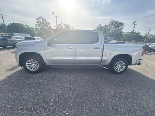 Chevrolet Silverado 1500 Limited 2022 4x4 LT 4 puertas Cabina Crew 5.8 pies. SB con 1LT