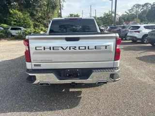 Chevrolet Silverado 1500 Limited 2022 4x4 LT 4 puertas Cabina Crew 5.8 pies. SB con 1LT