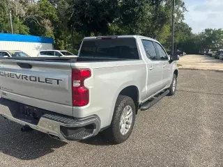 Chevrolet Silverado 1500 Limited 2022 4x4 LT 4 puertas Cabina Crew 5.8 pies. SB con 1LT