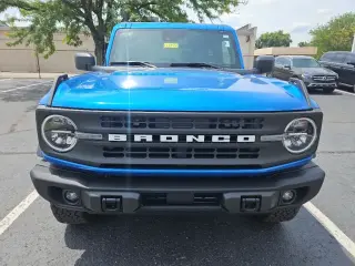 Ford Bronco 2024 4x4 Black Diamond 2 puertas SUV