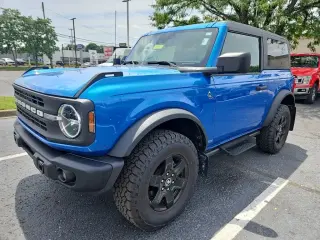 Ford Bronco 2024 4x4 Black Diamond 2 puertas SUV