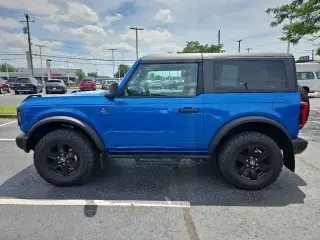 Ford Bronco 2024 4x4 Black Diamond 2 puertas SUV