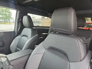 Ford Bronco 2024 4x4 Black Diamond 2 puertas SUV