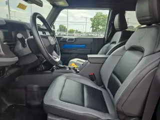 Ford Bronco 2024 4x4 Black Diamond 2 puertas SUV