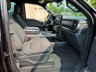 Ford F-150 2023 4x4 XLT 4 puertas SuperCrew 5.5 pies. SB