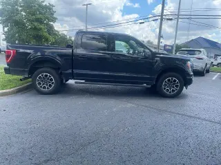 Ford F-150 2023 4x4 XLT 4 puertas SuperCrew 5.5 pies. SB