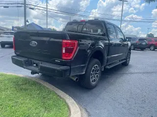 Ford F-150 2023 4x4 XLT 4 puertas SuperCrew 5.5 pies. SB