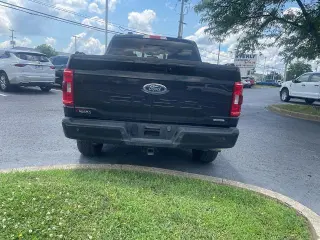 Ford F-150 2023 4x4 XLT 4 puertas SuperCrew 5.5 pies. SB