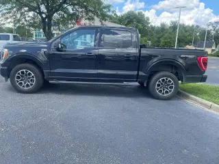 Ford F-150 2023 4x4 XLT 4 puertas SuperCrew 5.5 pies. SB
