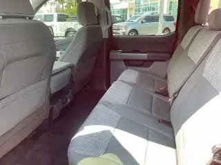 Ford F-150 2023 4x4 XLT 4 puertas SuperCrew 5.5 pies. SB