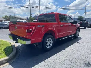 Ford F-150 2023 4x4 XLT 4 puertas SuperCrew 5.5 pies. SB