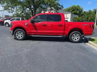 Ford F-150 2023 4x4 XLT 4 puertas SuperCrew 5.5 pies. SB