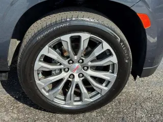 GMC Yukon 2021 4x4 Denali 4 puertas SUV