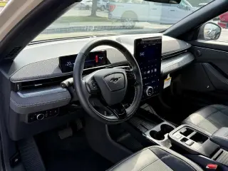 Ford Mustang Mach-E 2025 AWD GT 4 puertas SUV