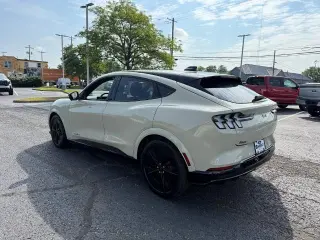 Ford Mustang Mach-E 2025 AWD GT 4 puertas SUV