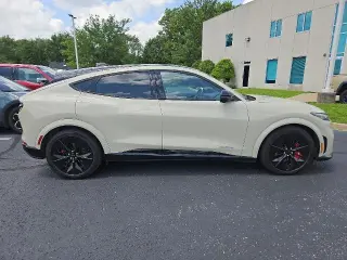 Ford Mustang Mach-E 2025 AWD GT 4 puertas SUV
