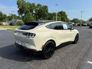 Ford Mustang Mach-E 2025 AWD GT 4 puertas SUV