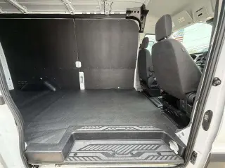 Ford Transit 2024 AWD 250 3dr LWB Techo Medio Furgón de Carga