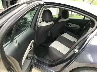 2014 Chevrolet Cruze LS Sedan