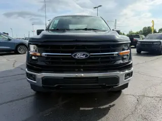 Ford F-150 2025 4x4 XLT 4 puertas SuperCrew 6.5 pies. Caja corta
