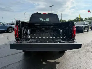 Ford F-150 2025 4x4 XLT 4 puertas SuperCrew 6.5 pies. Caja corta