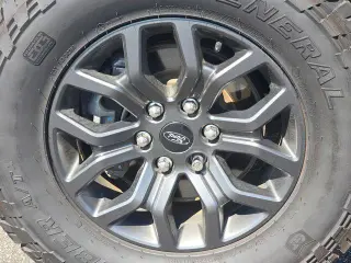 Ford F-150 2023 4x4 Tremor 4 puertas SuperCrew 5.5 pies SB