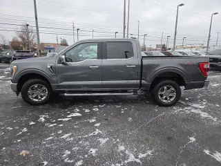 Ford F-150 2023 4x4 Lariat 4 puertas SuperCrew 5.5 pies. SB
