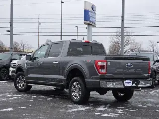 Ford F-150 2023 4x4 Lariat 4 puertas SuperCrew 5.5 pies. SB