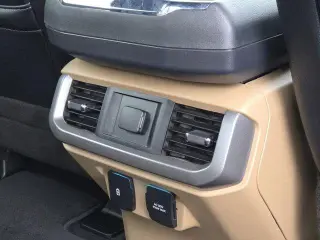 Ford F-150 2023 4x4 Lariat 4 puertas SuperCrew 5.5 pies. SB