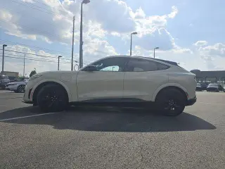 Ford Mustang Mach-E 2025 AWD GT 4 puertas SUV