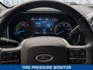 Ford F-150 2022 4x2 XLT 4 puertas SuperCrew 5.5 pies. SB