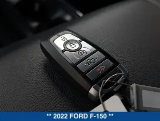 Ford F-150 2022 4x2 XLT 4 puertas SuperCrew 5.5 pies. SB