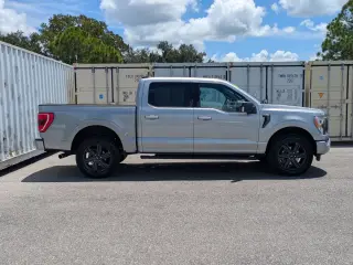 Ford F-150 2023 4x4 XLT 4 puertas SuperCrew 5.5 pies SB