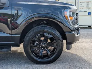 Ford F-150 2023 4x4 XLT 4 puertas SuperCrew 5.5 pies. SB