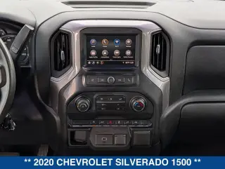 Chevrolet Silverado 1500 2020 4x2 Custom 4 puertas Cabina Crew 5.8 pies. SB