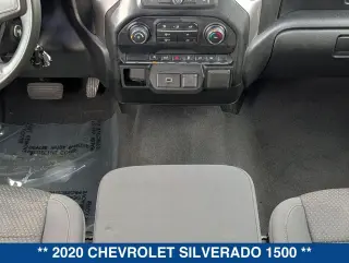 Chevrolet Silverado 1500 2020 4x2 Custom 4 puertas Cabina Crew 5.8 pies. SB