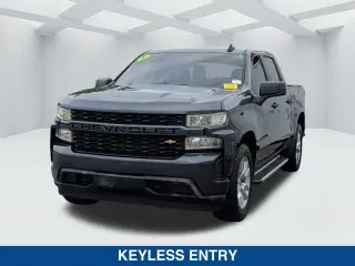 Chevrolet Silverado 1500 2020 4x2 Custom 4 puertas Cabina Crew 5.8 pies. SB