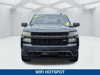 Chevrolet Silverado 1500 2020 4x2 Custom 4 puertas Cabina Crew 5.8 pies. SB