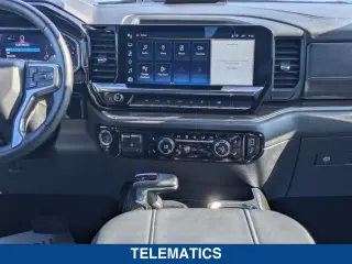 Chevrolet Silverado 1500 2024 4x4 RST 4 puertas Cabina Crew 5.8 pies. Caja corta